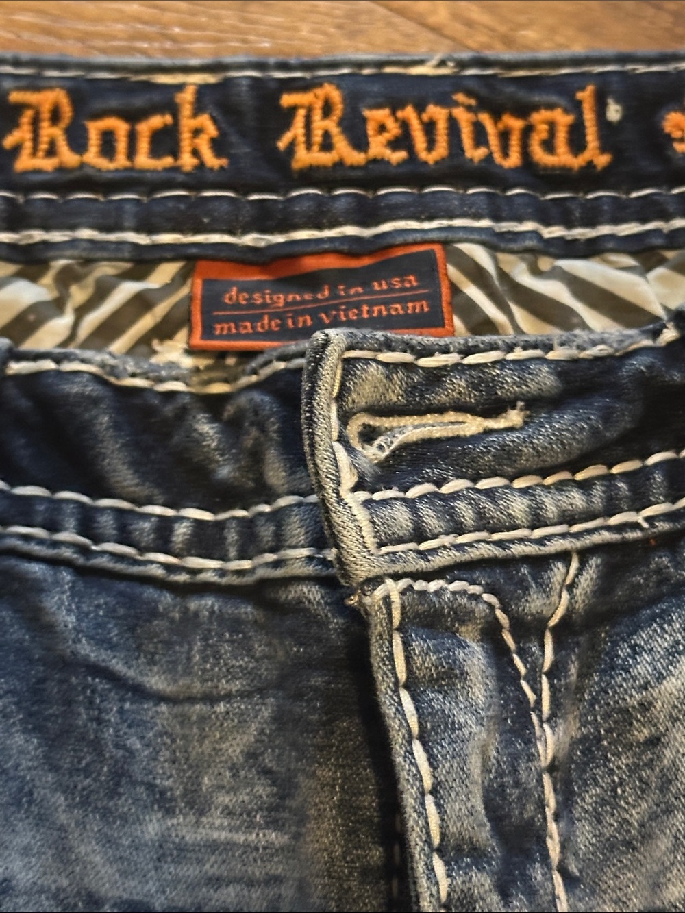Rock Revival Light Wash Boot Cut Jeans with Embroidered Pocket - Picture 5 of 9